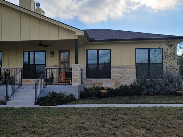 1248 Lake Shore Dr #B, Spicewood, TX 78669