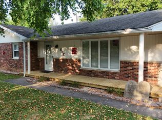 6 Parkhurst Pl, Fairfield, IL 62837