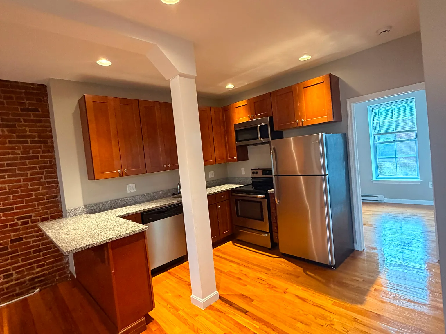 1 bed, 1.0 bath, $2,300 — Photo 1