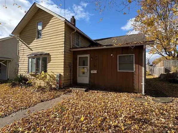 404 Busch St, Muscatine, IA 52761
