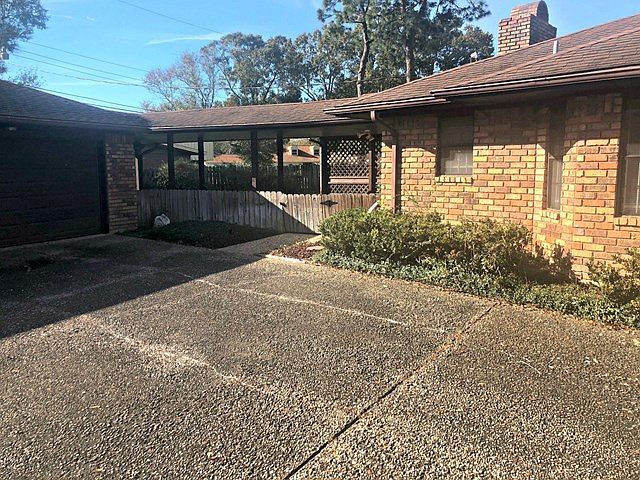 2nd image of 2608 Willowick Dr