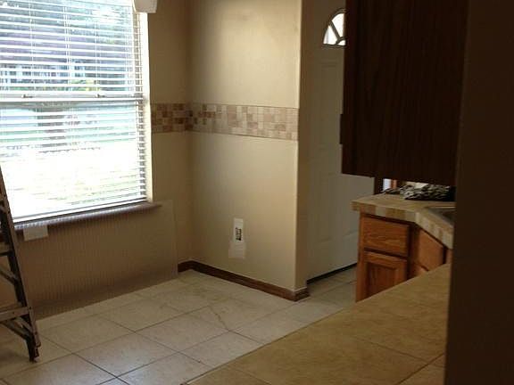 3rd image of 7995 Copperfield Circle N