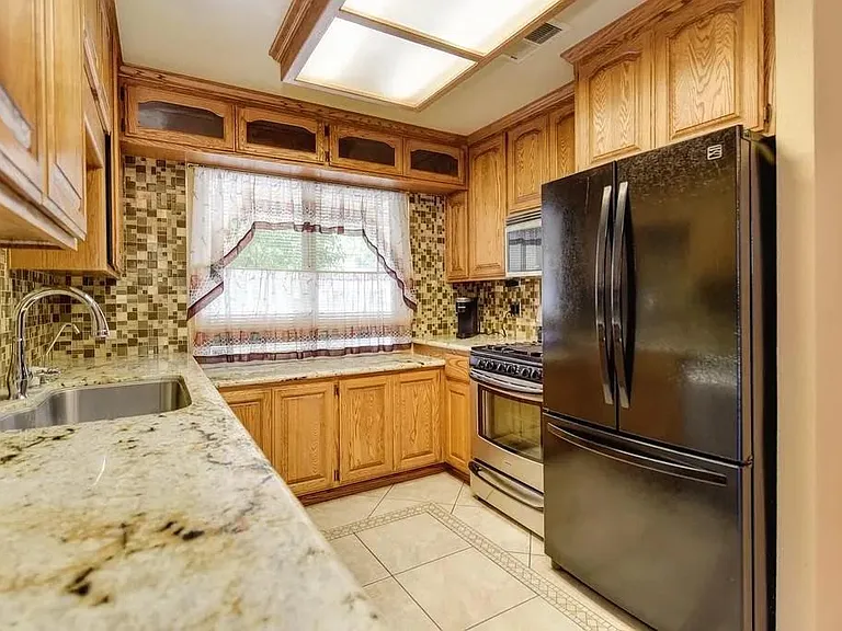 682 Adagio Way — Photo 5