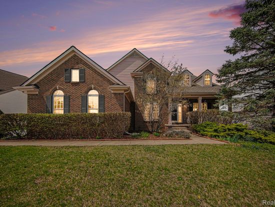 1660 Meadowside Dr, Ann Arbor, MI 48104