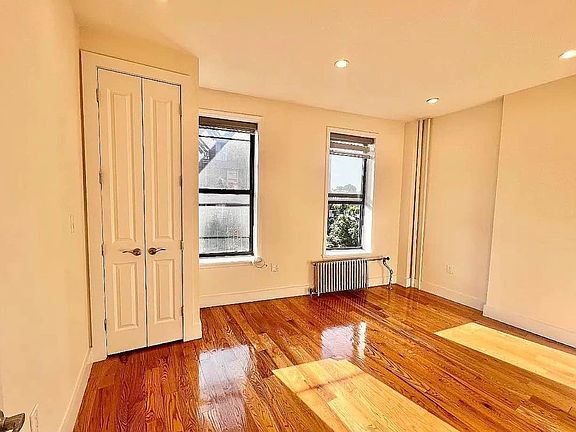 2nd image of 433 Rogers Ave #17