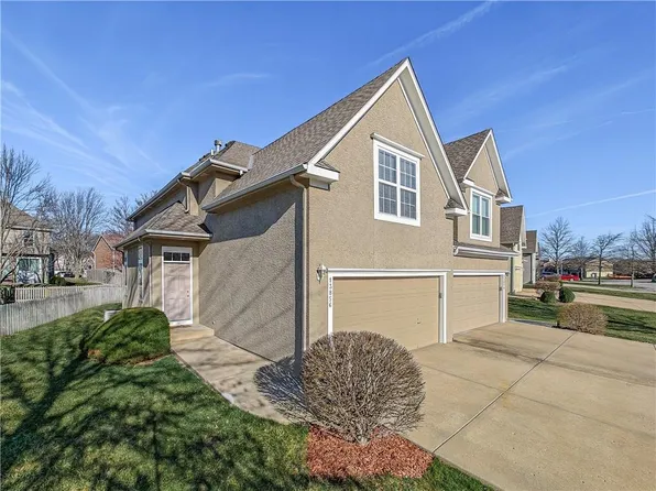 13856 S Acuff St, Olathe, KS 66062