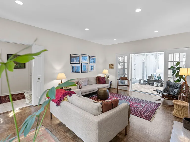 3909 Watson Pl NW — Photo 24