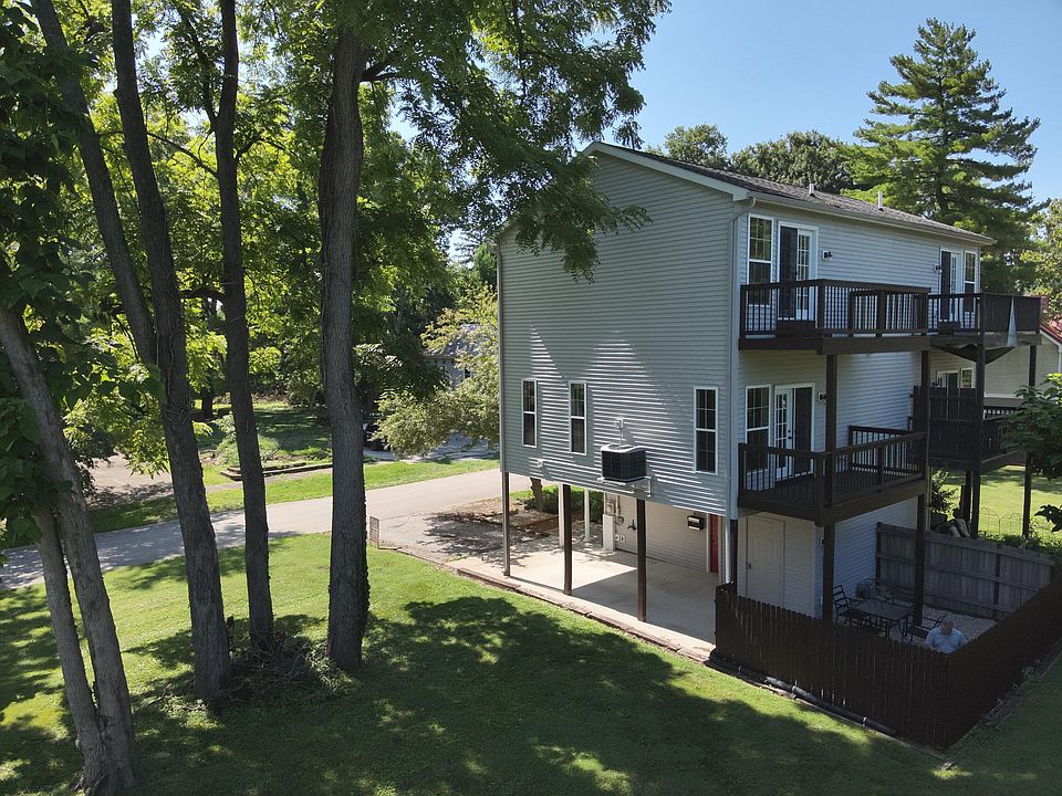 1st image of 111 Parkview St