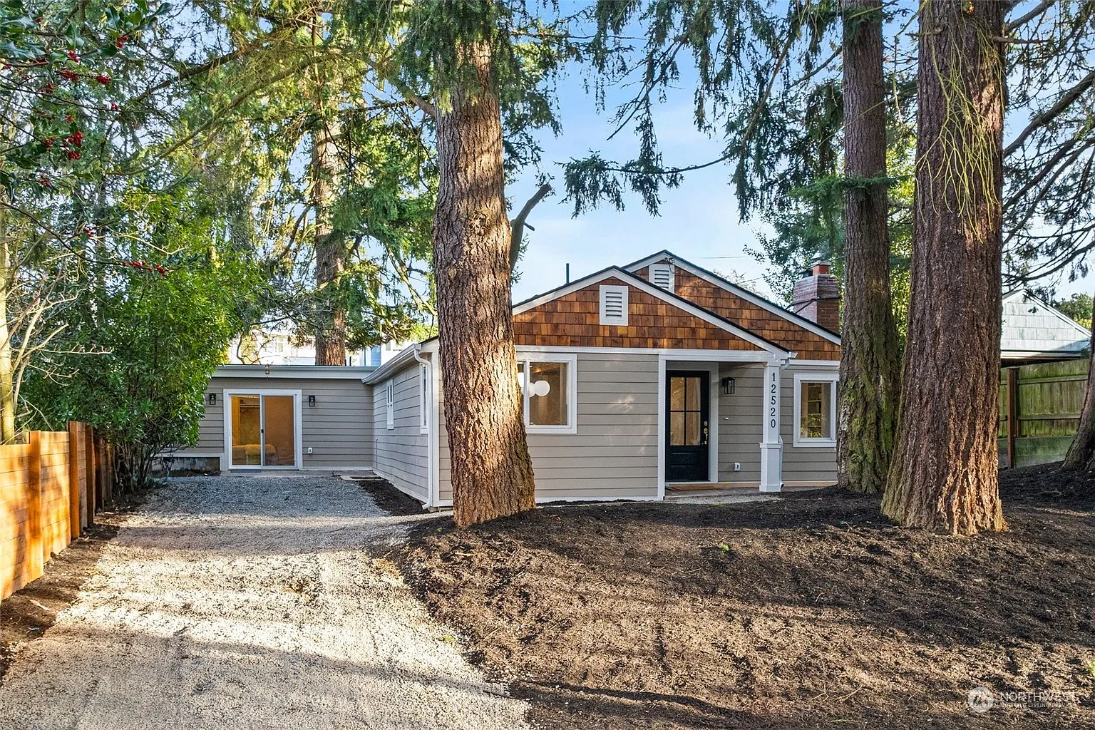12520 14th Avenue NE photo 1