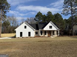 561 Live Oak Way, Dublin, GA 31021