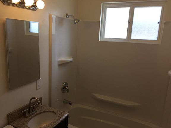 3rd image of 11572 Braddock Dr