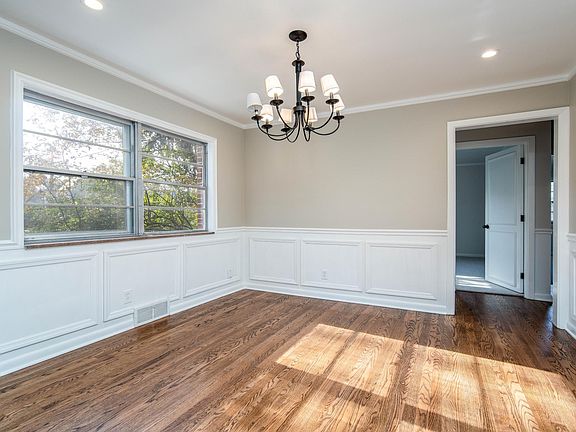4th image of 683 Far Hills Ave