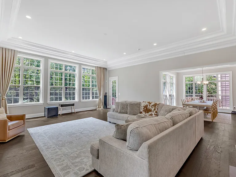 7304 Hasentree Club Dr — Photo 28