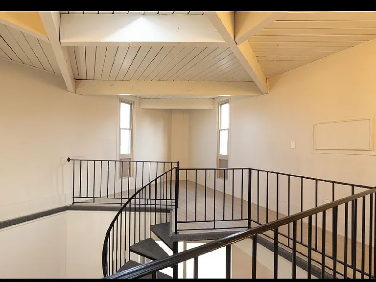 4301 Harriet St — Photo 10