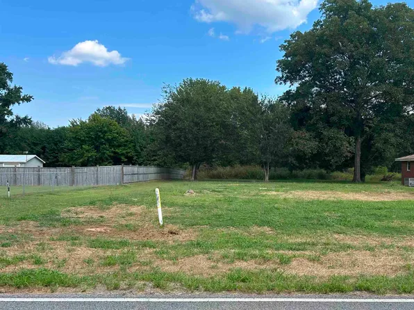 302 Markate Ave, Muscle Shoals, AL 35661