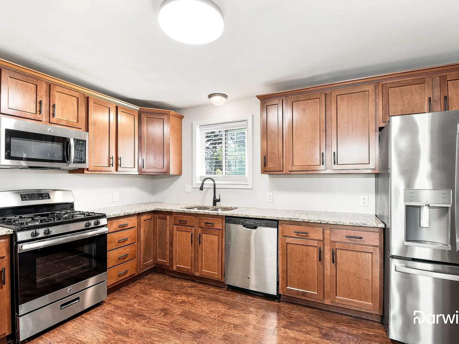 3 bed, 2.5 bath, 1144 sqft, $2,000 — Photo 4