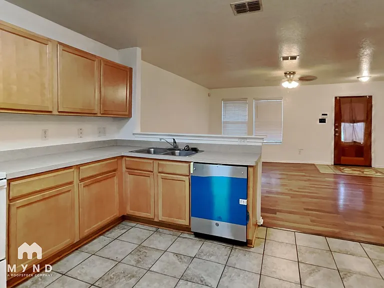 4523 Rothberger Way — Photo 5