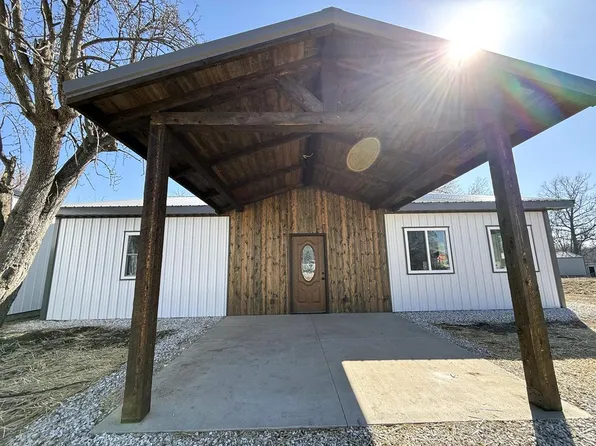 401 Bloomington St, Bevier, MO 63532