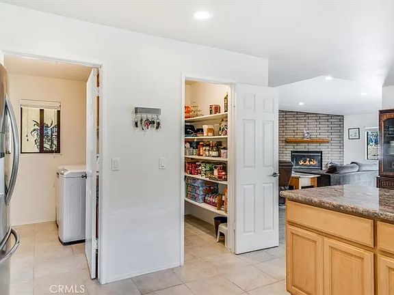 Walk-in Pantry