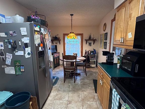 2nd image of 669 Curry Ave