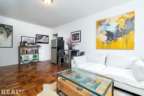 Rented by REAL New York | media 4