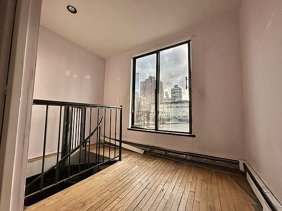 3rd image of 453 W 46th St APT 5C