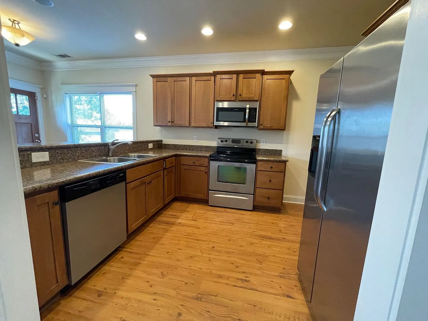 Pre-Leasing For August 5th 2027! — Photo 2