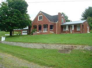 1646 Deep Ford Rd, Lansing, NC 28643