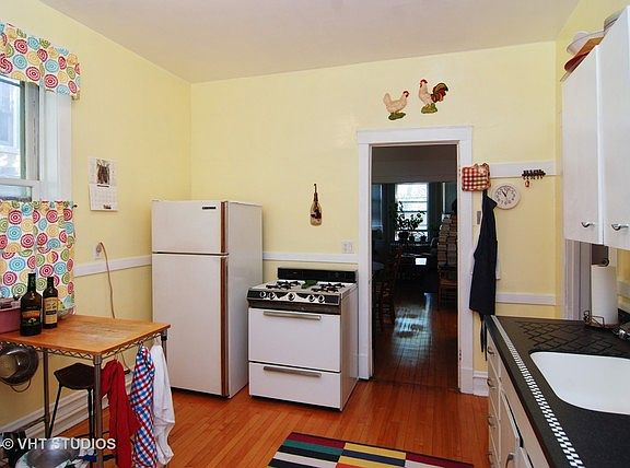 4th image of 142 Ashland Ave