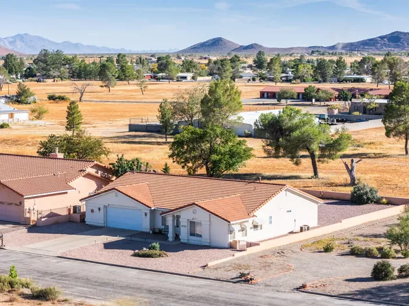 1032 E Geneva St, Pearce, AZ 85625