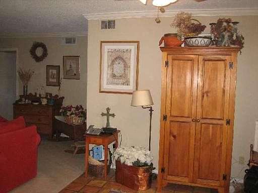 5th image of 7600 BROADWAY #4
