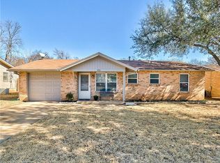 404 Fleming Dr, Hurst, TX