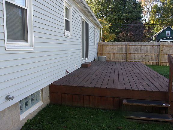 4th image of 2028 Cook St