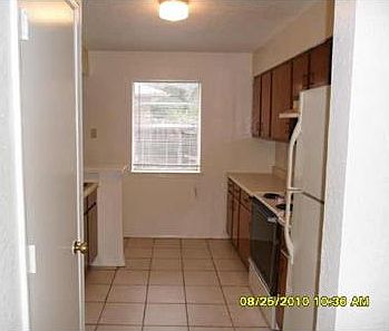 5th image of 1128 N Center St