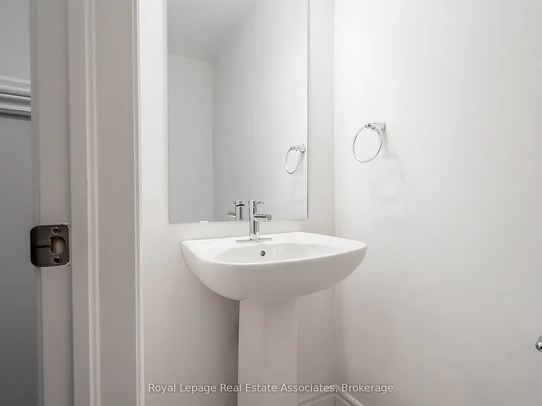 3981 Crown St — Photo 17