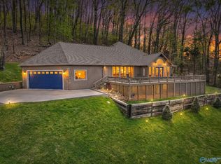 3018 Woodvue Rd, Guntersville, AL 35976