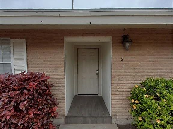 2nd image of 600 Fern Ave #2
