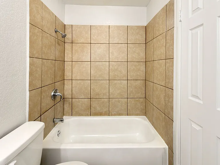 Legend Oaks Gated Community — Photo 32