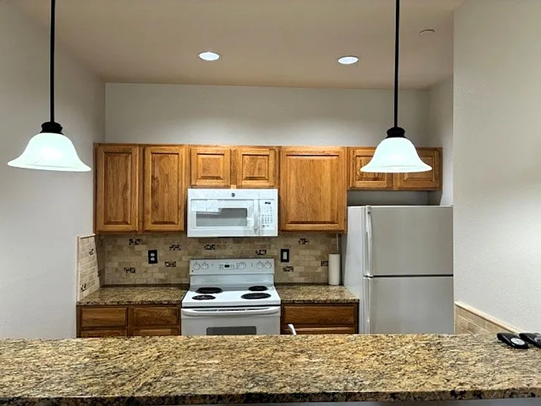 700 Lakepoint Dr #A7 — Photo 5