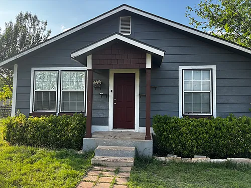 309 E Avenue L #B Photo 1