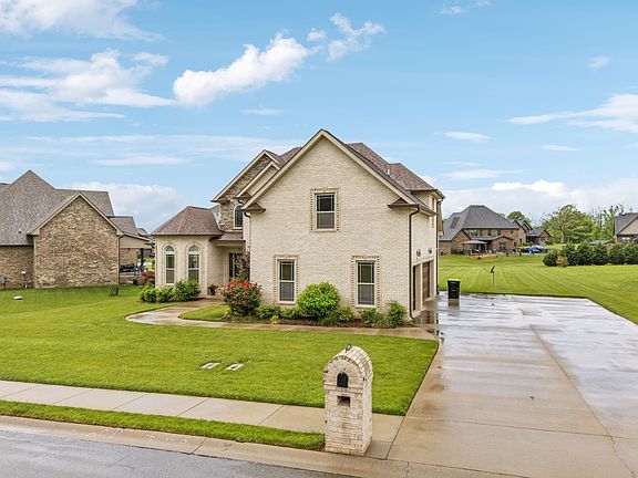 4th image of 3044 Eliza Dr