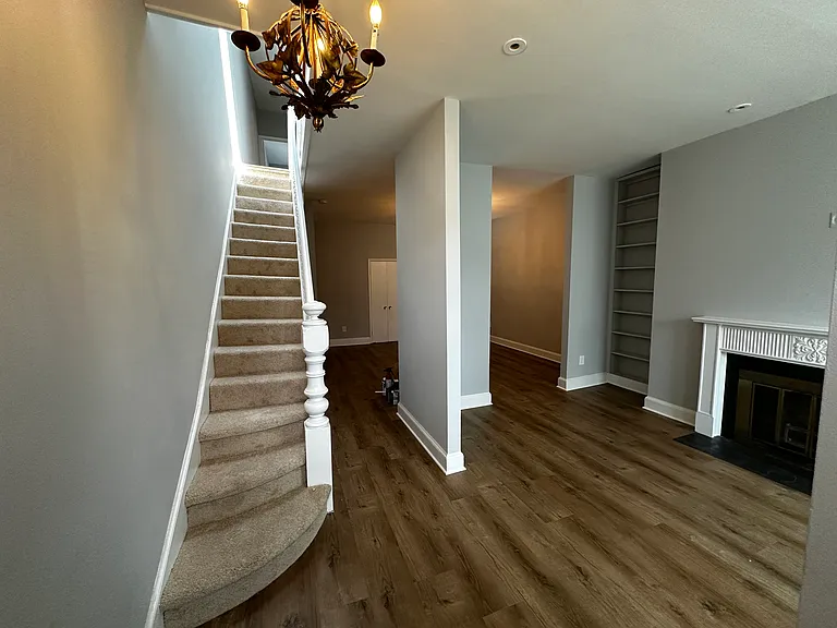 306 E St NE — Photo 12
