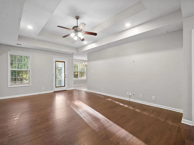 2845 Teakwood Dr — Photo 6