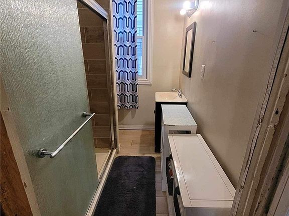 2nd image of 7213 Race St