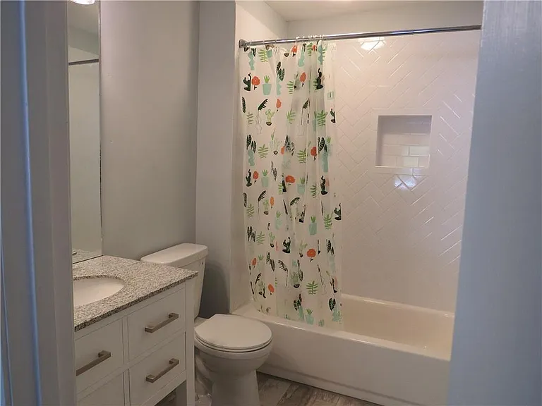 1570 Van Epps St SE — Photo 11