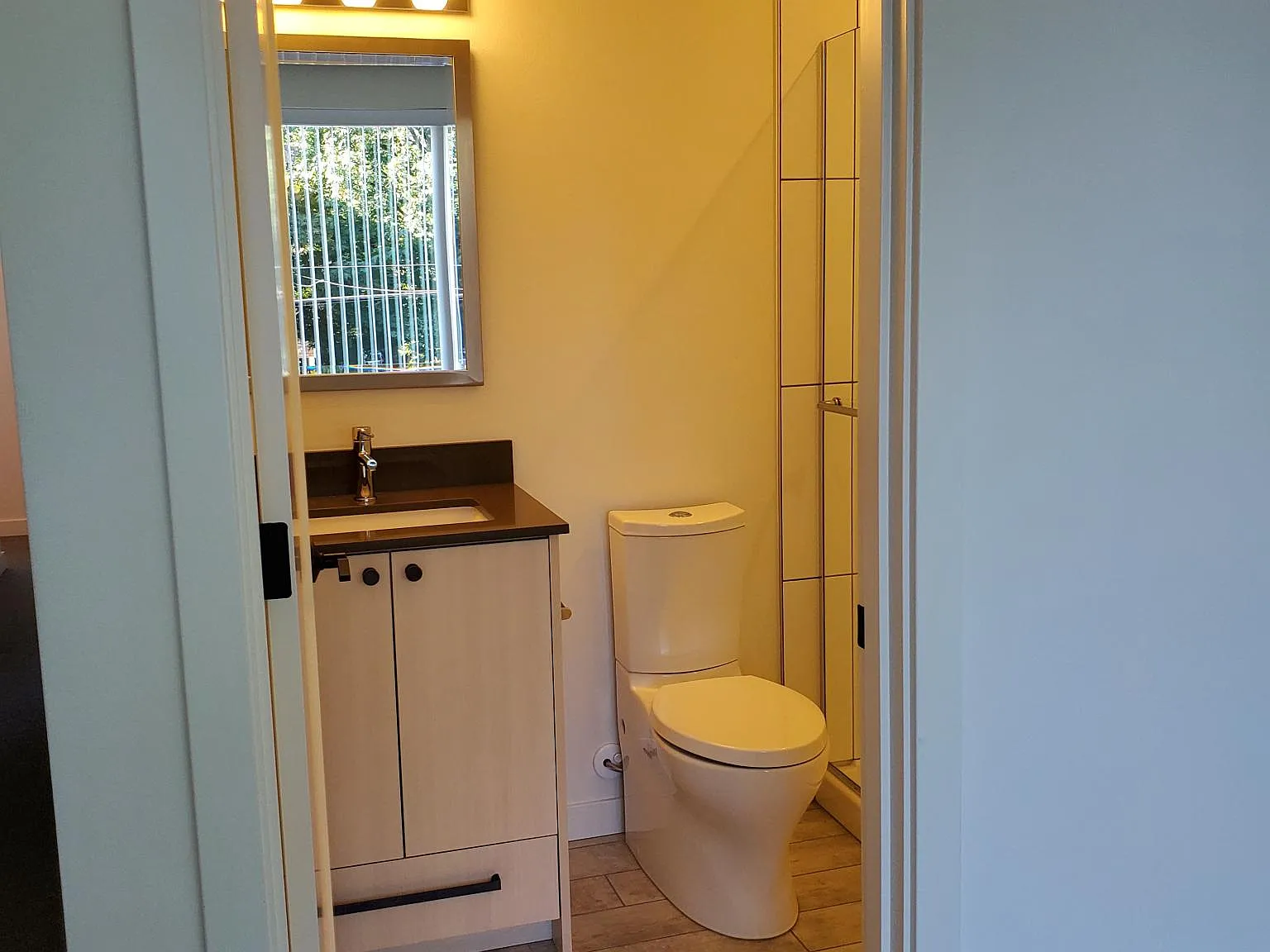 3 bed, 2.5 bath, 1350 sqft, $3,500 — Photo 4