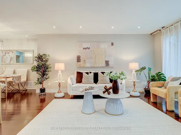 12 Combermere Dr, Toronto, ON M3A 2W3