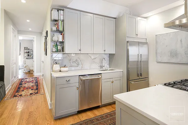 Sold by Christie's International Real Estate Group, LLC | media 14