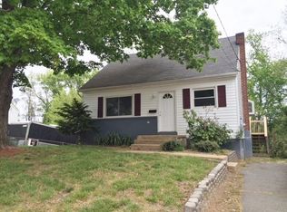 13511 Woodvale Ct, Woodbridge, VA 22191