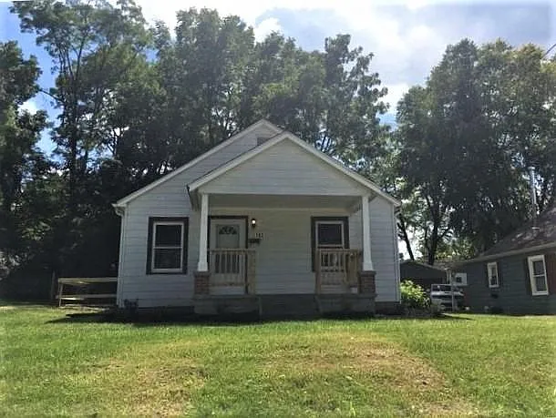 102 Highlawn Ave photo 1